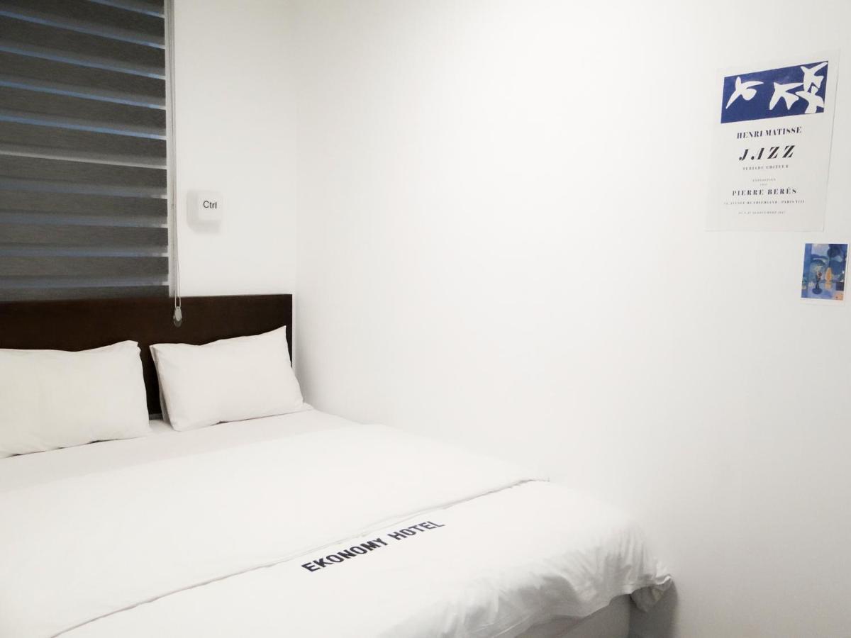Ekonomy Haeundae Hostel Busan Exterior foto