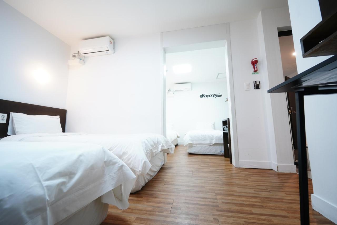 Ekonomy Haeundae Hostel Busan Exterior foto
